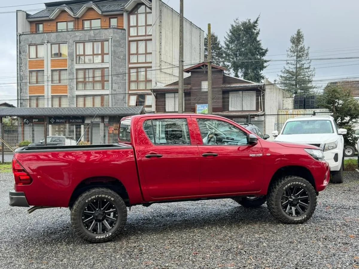 TOYOTA HILUX 2.4 DX DIESEL DCAB TSS 4X4 MT 4P 2024 - Imagen 20