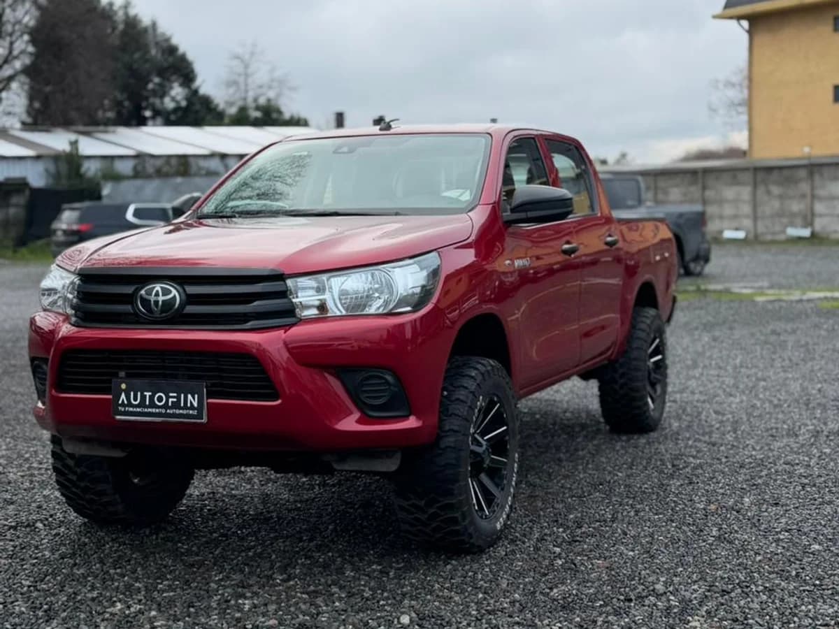TOYOTA HILUX 2.4 DX DIESEL DCAB TSS 4X4 MT 4P 2024 - Imagen 22