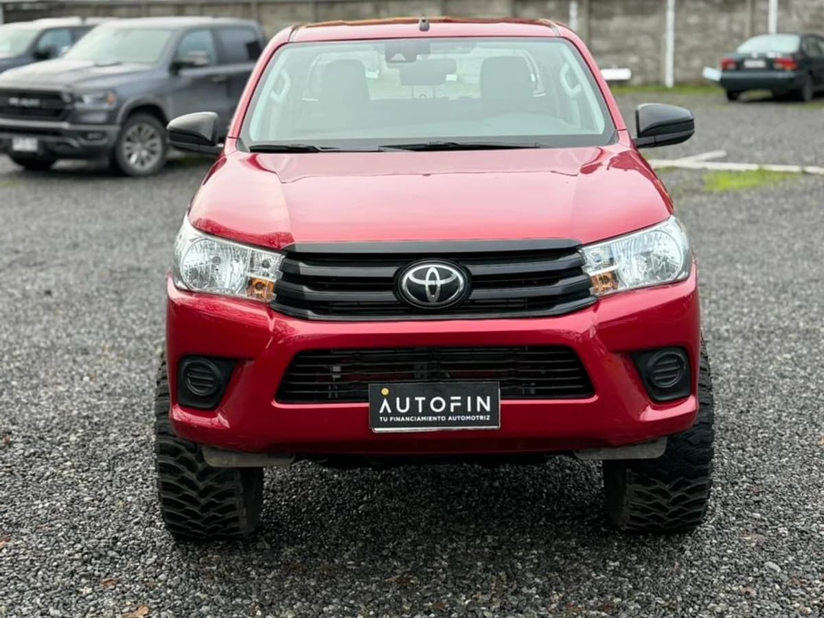 TOYOTA HILUX 2.4 DX DIESEL DCAB TSS 4X4 MT 4P 2024 - Imagen 23