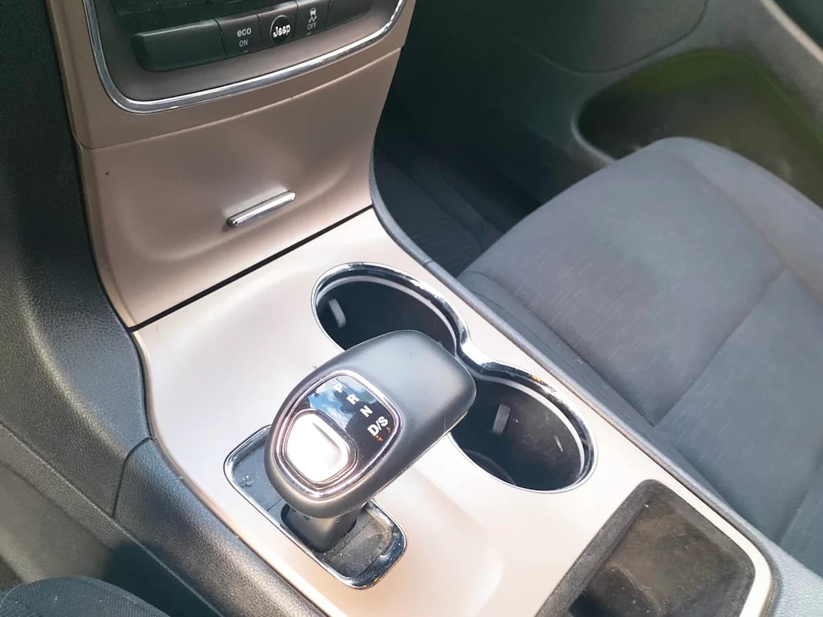 JEEP GRAND CHEROKEE 3.6 LAREDO SPRING 4X4 AT 5P 2015 - Imagen 11