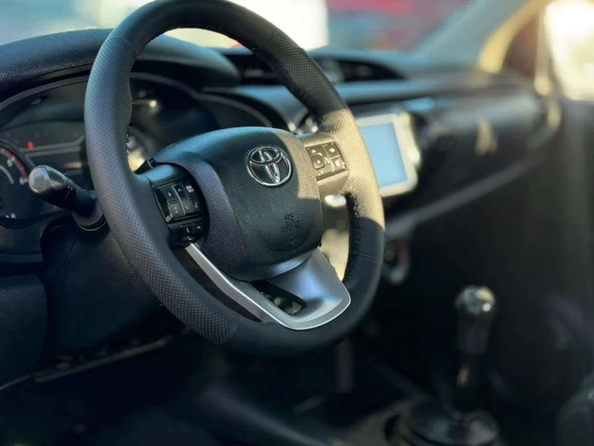 TOYOTA HILUX DX DCAB 4x4 2.4 MT 2021 - Imagen 7