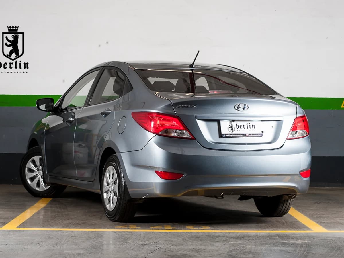 HYUNDAI Accent RB 1.4 Caja sexta Aire 2019 - Imagen 10