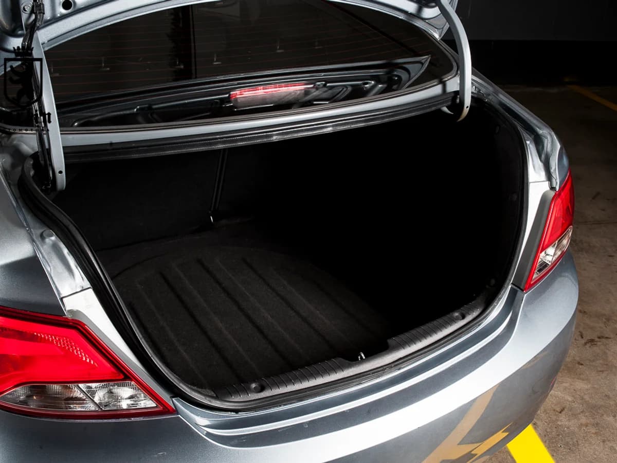 HYUNDAI Accent RB 1.4 Caja sexta Aire 2019 - Imagen 11
