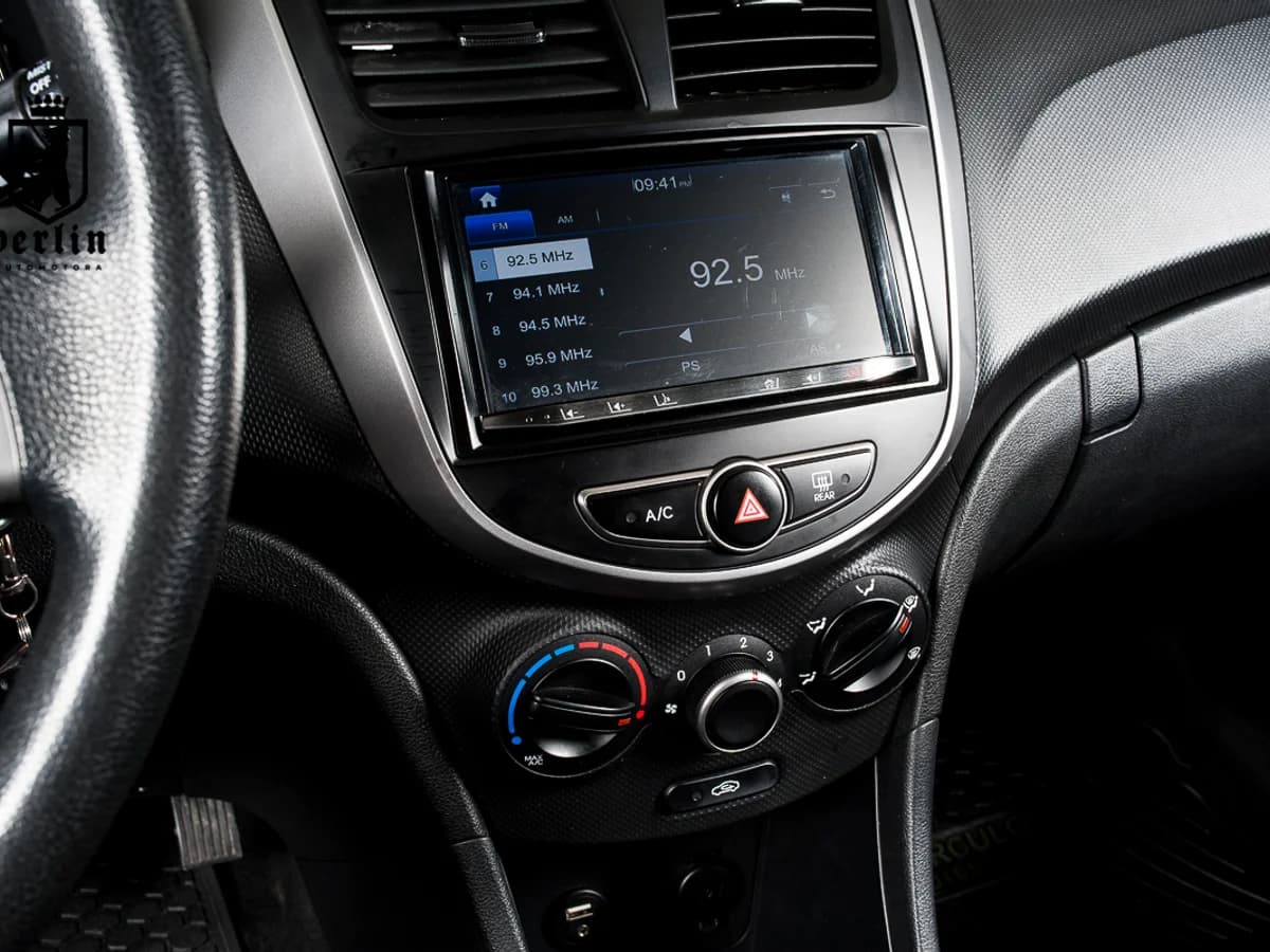 HYUNDAI Accent RB 1.4 Caja sexta Aire 2019 - Imagen 17
