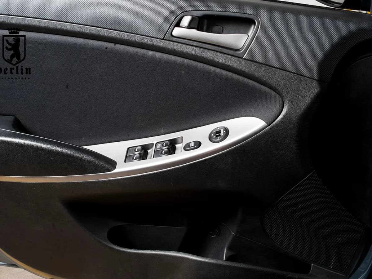 HYUNDAI Accent RB 1.4 Caja sexta Aire 2019 - Imagen 20