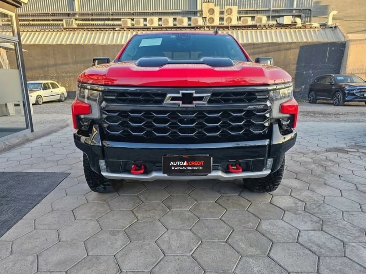 CHEVROLET SILVERADO 4X4 6.2 AUT RST 5.3L V8 2023 - Imagen 2
