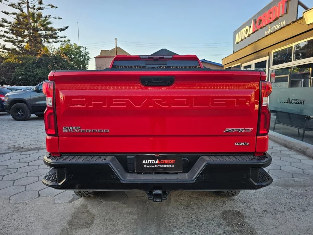 CHEVROLET SILVERADO 4X4 6.2 AUT RST 5.3L V8 2023 - Imagen 6