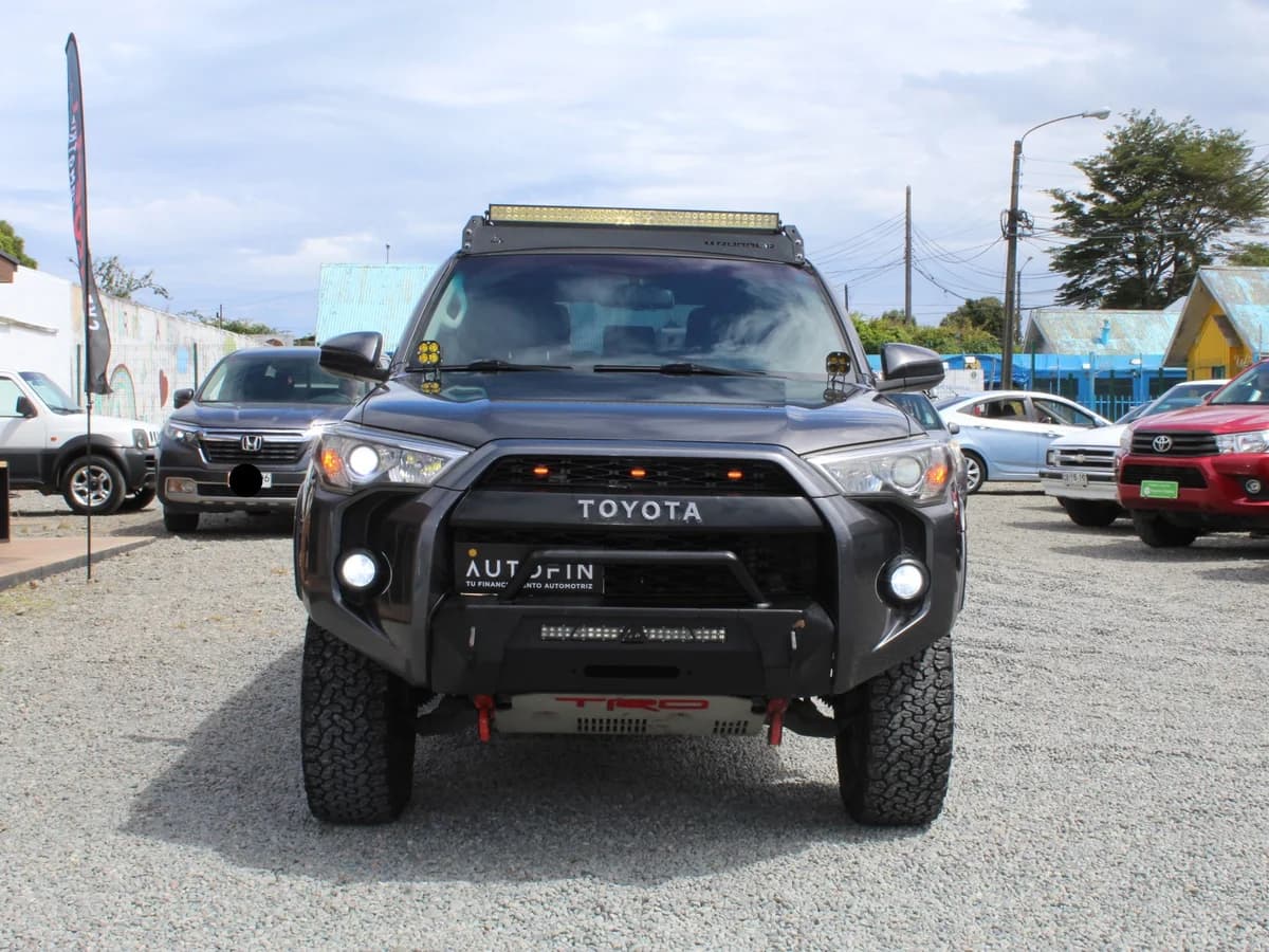 TOYOTA 4 RUNNER 4X4 4.0 AUT 2019 - Imagen 3