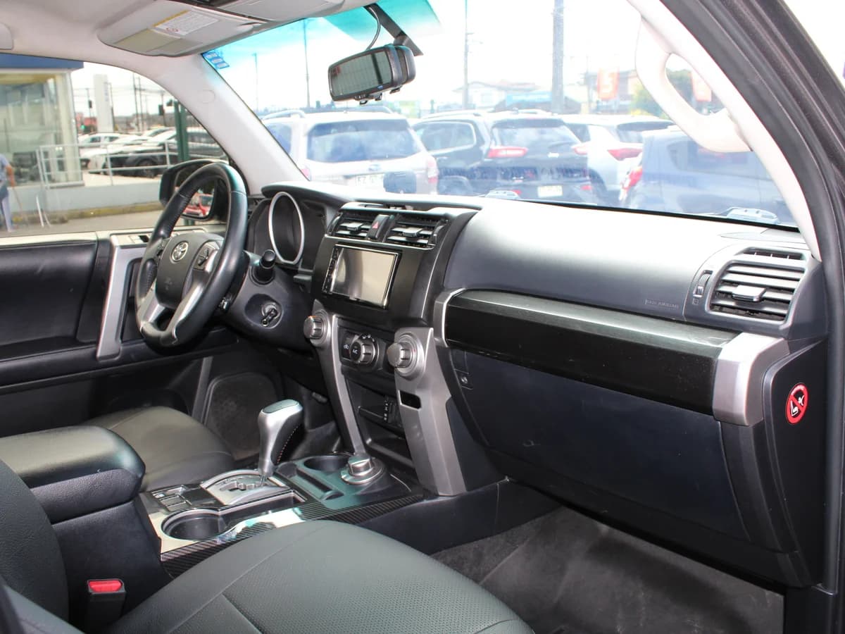 TOYOTA 4 RUNNER 4X4 4.0 AUT 2019 - Imagen 5