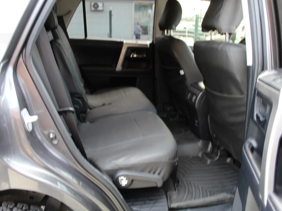 TOYOTA 4 RUNNER 4X4 4.0 AUT 2019 - Imagen 6