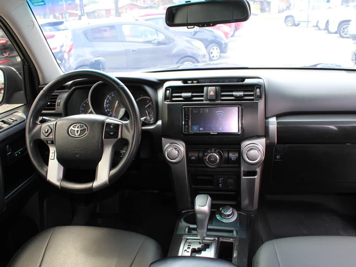 TOYOTA 4 RUNNER 4X4 4.0 AUT 2019 - Imagen 7