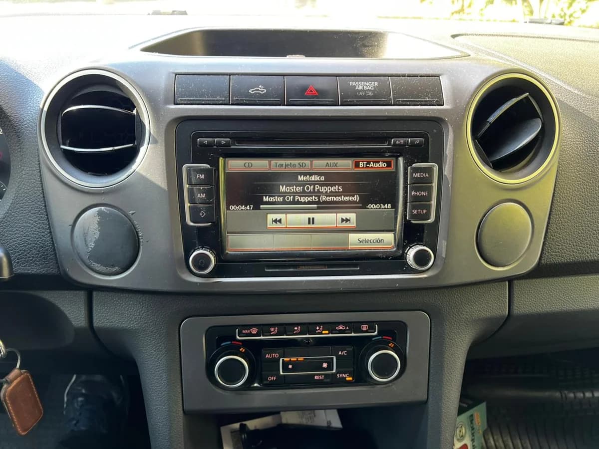 VOLKSWAGEN AMAROK HIGHLINE 4X4 2.0 AUT DIESEL 180HP AT 4P 2015 - Imagen 16