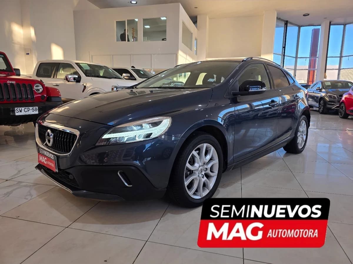 VOLVO V40 D2 AUT 2.0 D2 DIESEL 2019 - Imagen 1