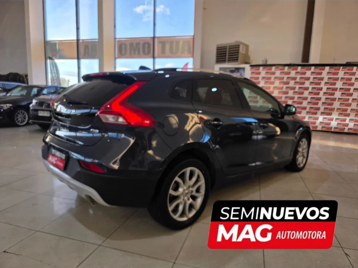 VOLVO V40 D2 AUT 2.0 D2 DIESEL 2019 - Imagen 3