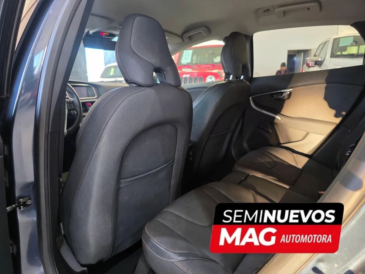 VOLVO V40 D2 AUT 2.0 D2 DIESEL 2019 - Imagen 6