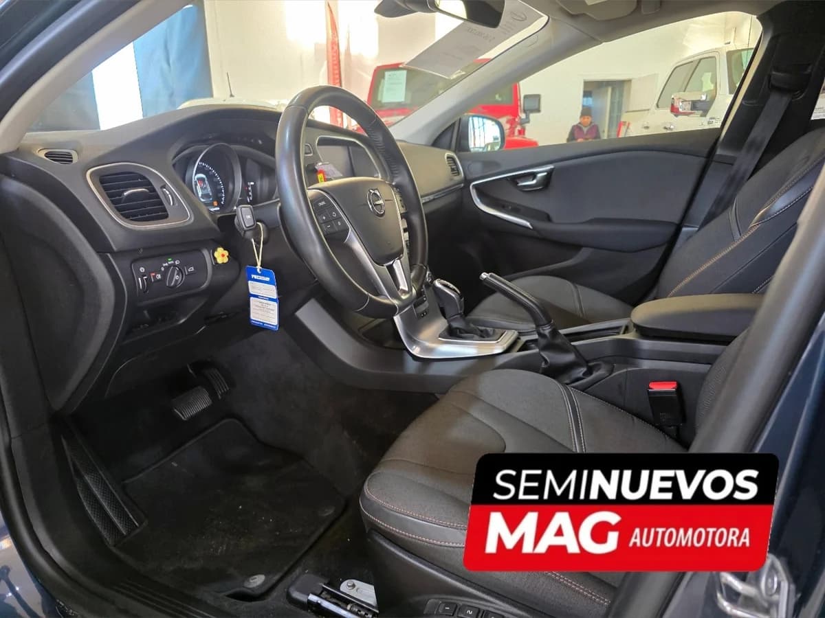 VOLVO V40 D2 AUT 2.0 D2 DIESEL 2019 - Imagen 7
