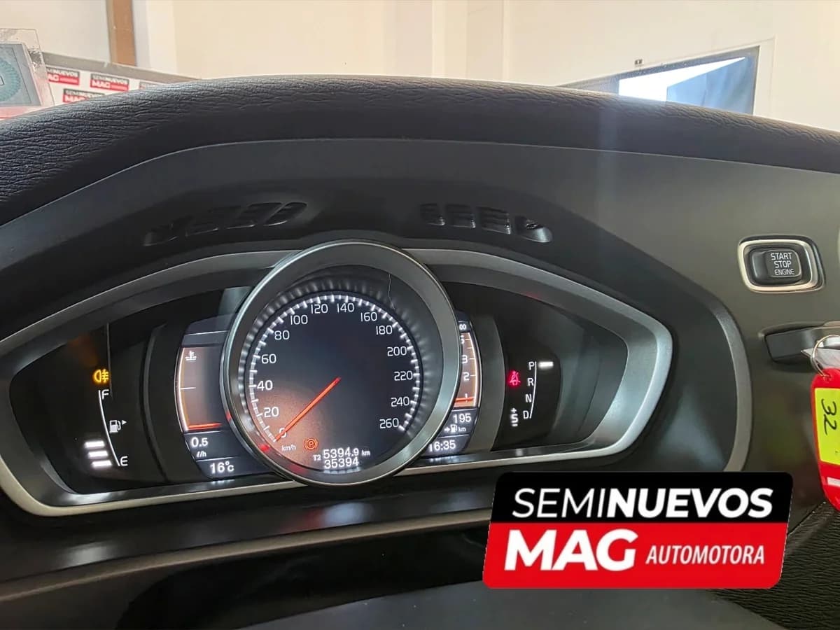 VOLVO V40 D2 AUT 2.0 D2 DIESEL 2019 - Imagen 8