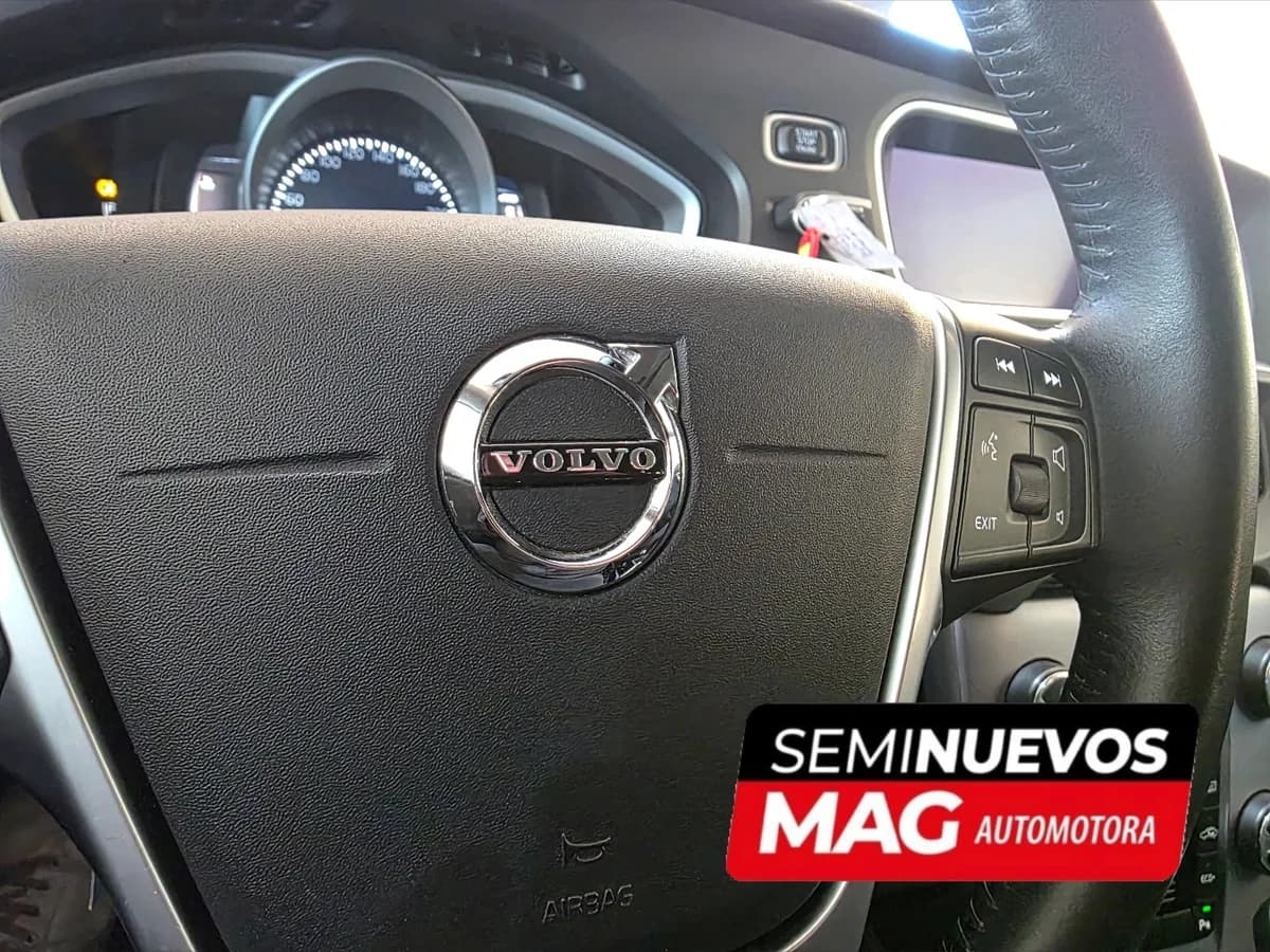 VOLVO V40 D2 AUT 2.0 D2 DIESEL 2019 - Imagen 10