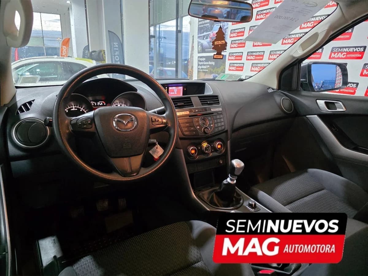 MAZDA BT-50 2.2 DOBLE CABINA 2017 - Imagen 8