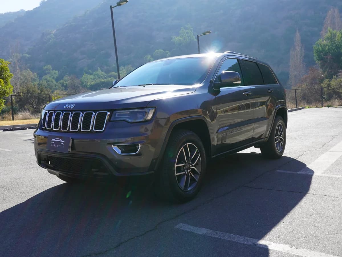 JEEP GRAND CHEROKEE LAREDO 3.6 4x2 2019 - Imagen 1