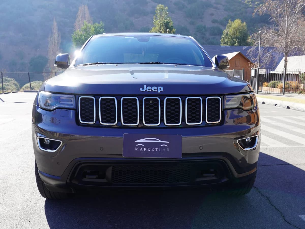 JEEP GRAND CHEROKEE LAREDO 3.6 4x2 2019 - Imagen 2