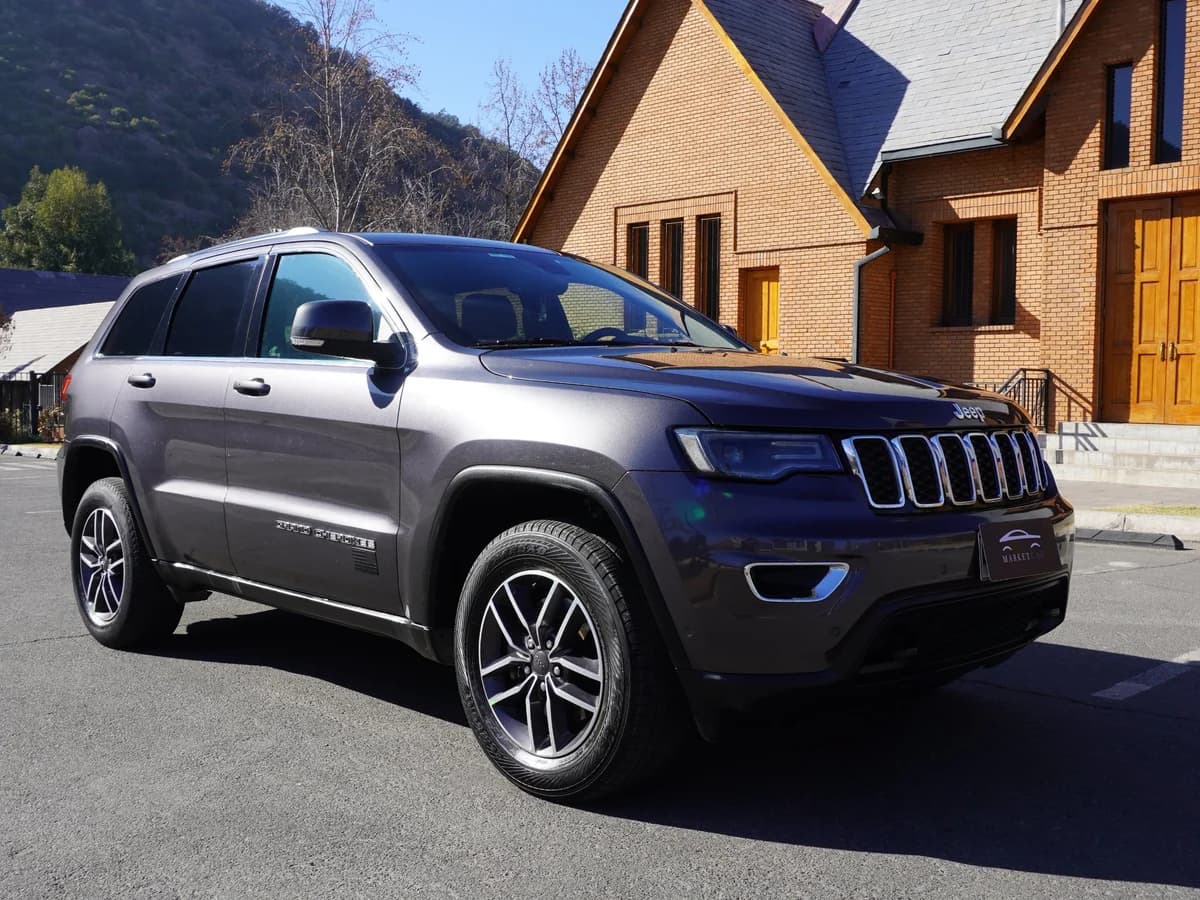 JEEP GRAND CHEROKEE LAREDO 3.6 4x2 2019 - Imagen 3
