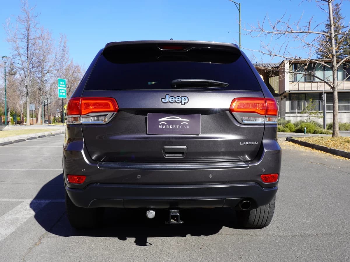 JEEP GRAND CHEROKEE LAREDO 3.6 4x2 2019 - Imagen 6