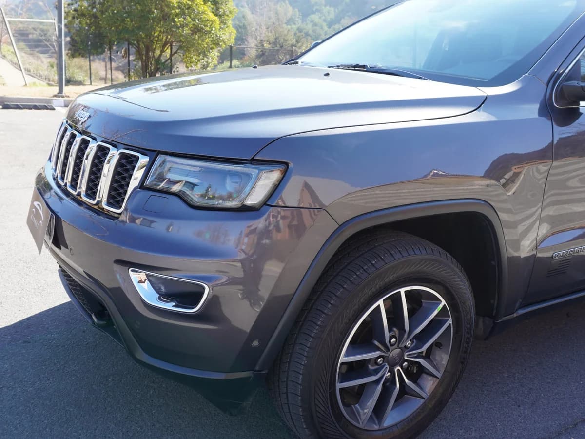 JEEP GRAND CHEROKEE LAREDO 3.6 4x2 2019 - Imagen 10