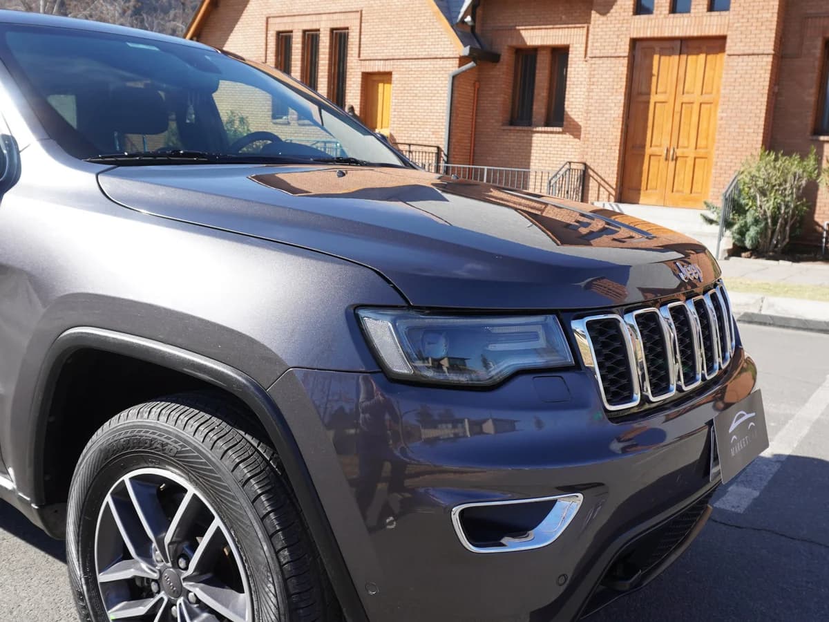 JEEP GRAND CHEROKEE LAREDO 3.6 4x2 2019 - Imagen 11