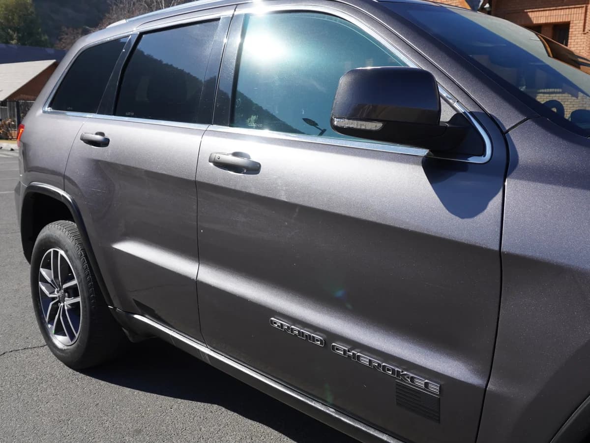 JEEP GRAND CHEROKEE LAREDO 3.6 4x2 2019 - Imagen 12