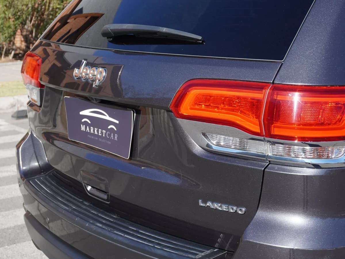 JEEP GRAND CHEROKEE LAREDO 3.6 4x2 2019 - Imagen 15