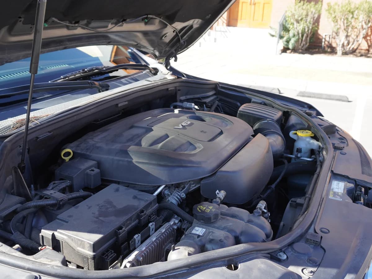 JEEP GRAND CHEROKEE LAREDO 3.6 4x2 2019 - Imagen 27
