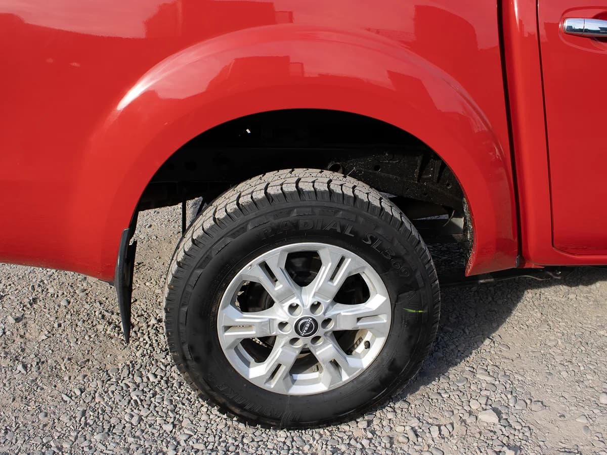 NISSAN navara 2.3D S CABINA SIMPLE 4X4 MT 2023 - Imagen 8