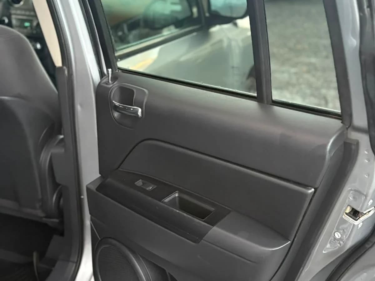 JEEP COMPASS SPORT 2.4 2.4 SPORT 2WD AT 5P 2015 - Imagen 17