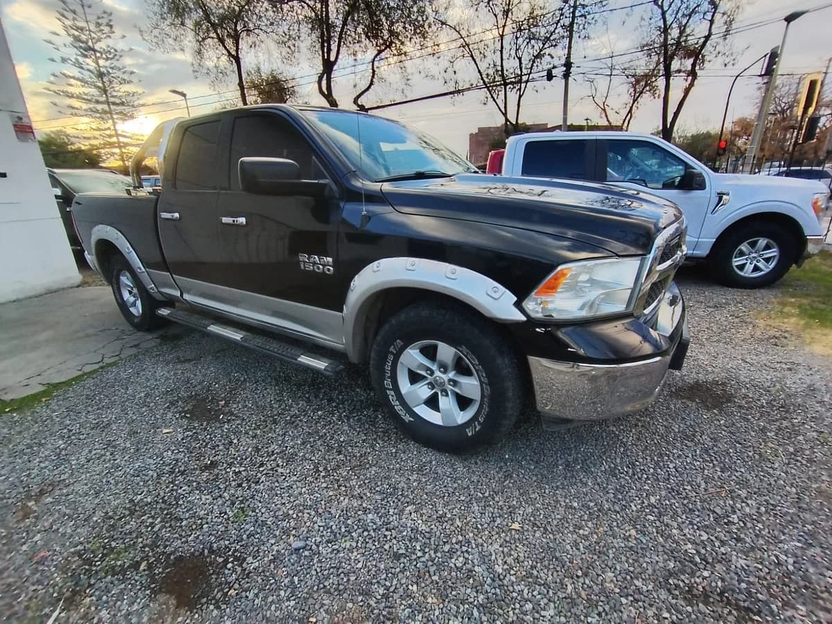 DODGE Ram 1500 3.6 SLT 4X4 QUAD CAB AT 4P 2015 EXCELENTE - Imagen 1