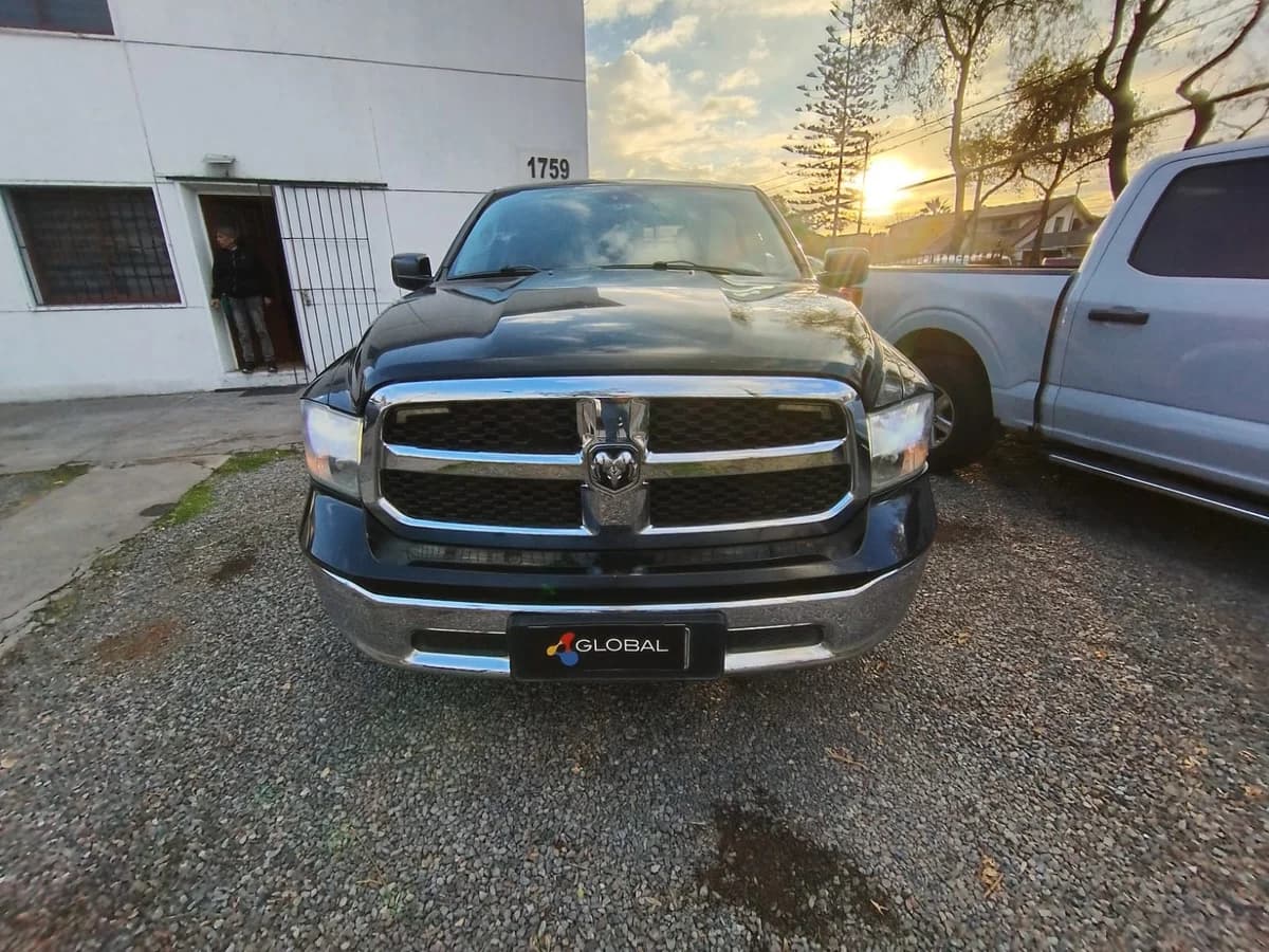 DODGE Ram 1500 3.6 SLT 4X4 QUAD CAB AT 4P 2015 EXCELENTE - Imagen 2