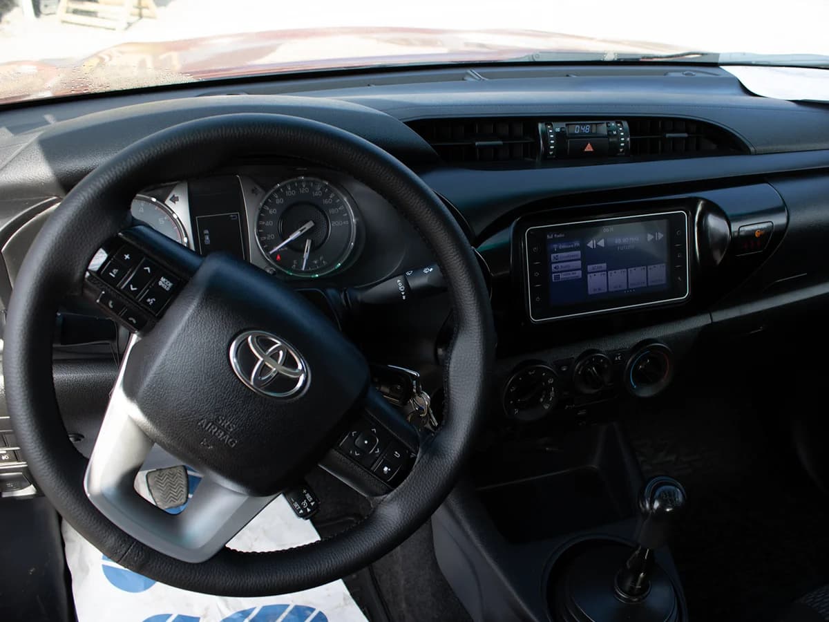 TOYOTA HILUX 4X4 - Imagen 5