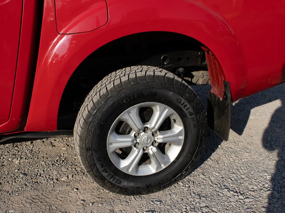 NISSAN NP300 DCAB 4X4 - Imagen 9