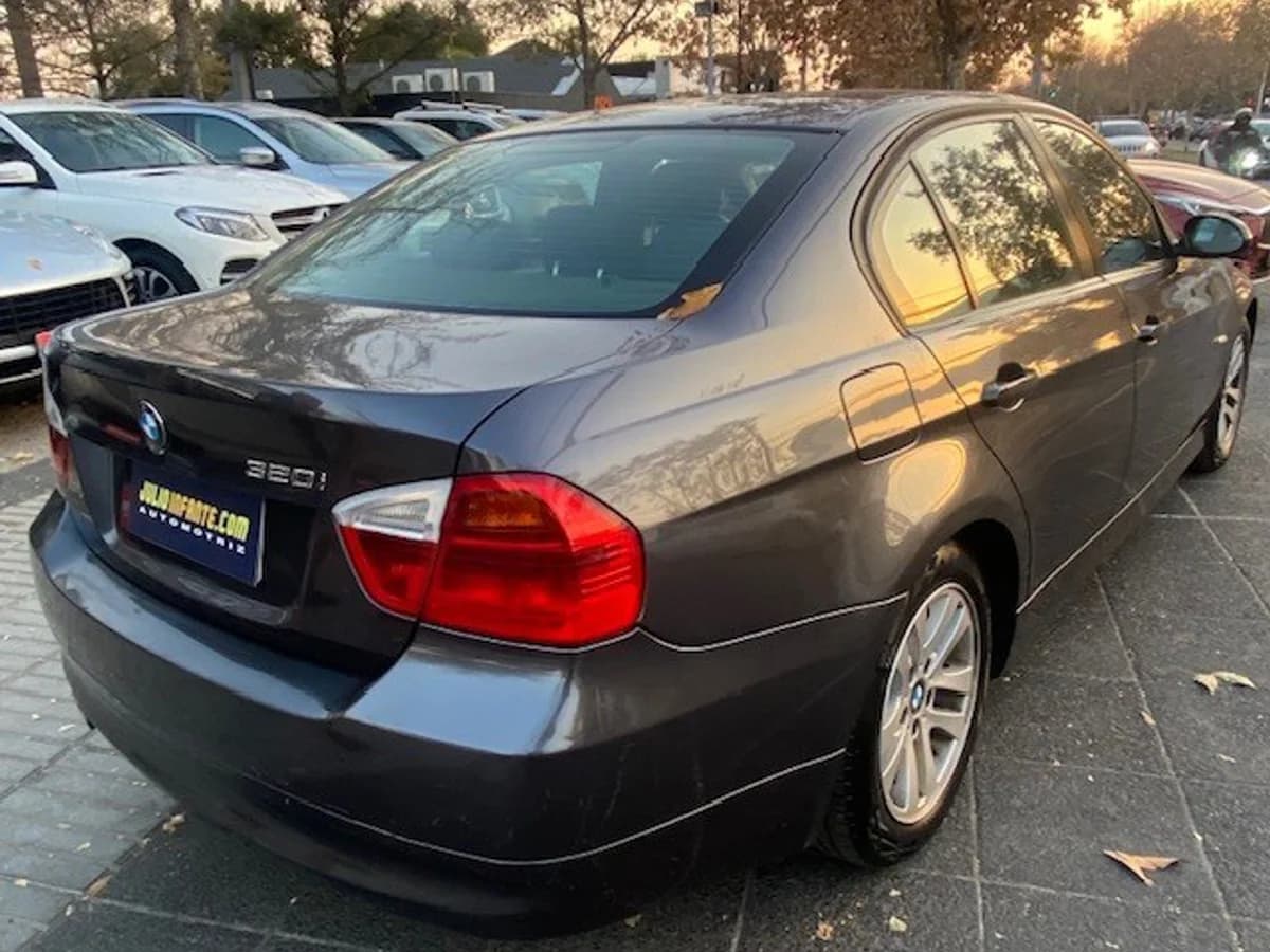 BMW 320IA 2.0 Cuero, 2008 - Imagen 2