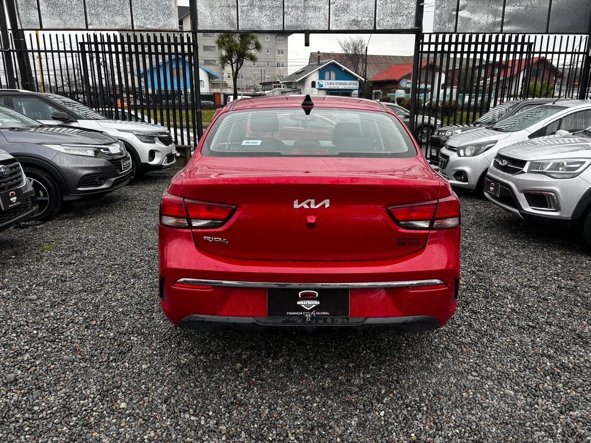 KIA Rio 4 1.4 LX 4X2 RI 6MT 4P 2023 - Imagen 4