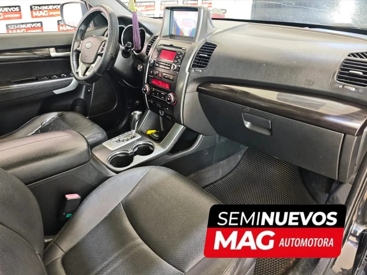 KIA SORENTO 2.2 AUT 2010 - Imagen 8