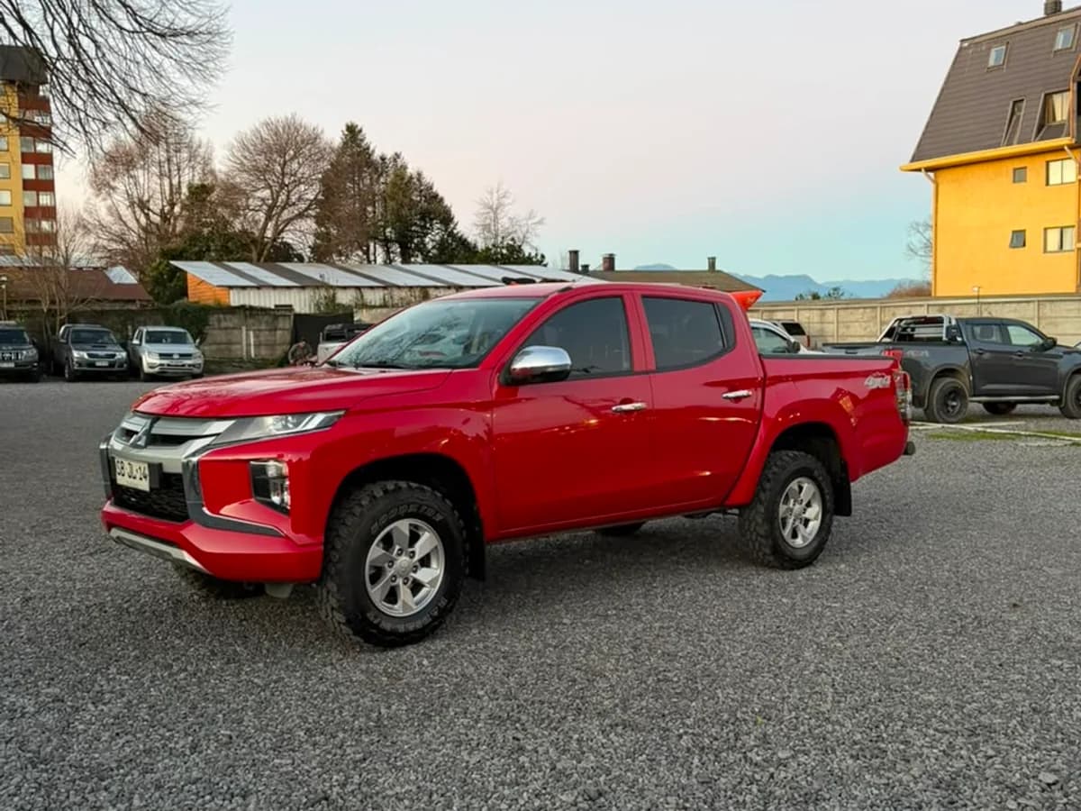 MITSUBISHI L200 2.4 KATANA CRT PACK DOB. CAB. 4X4 MT 4P 2022 - Imagen 2