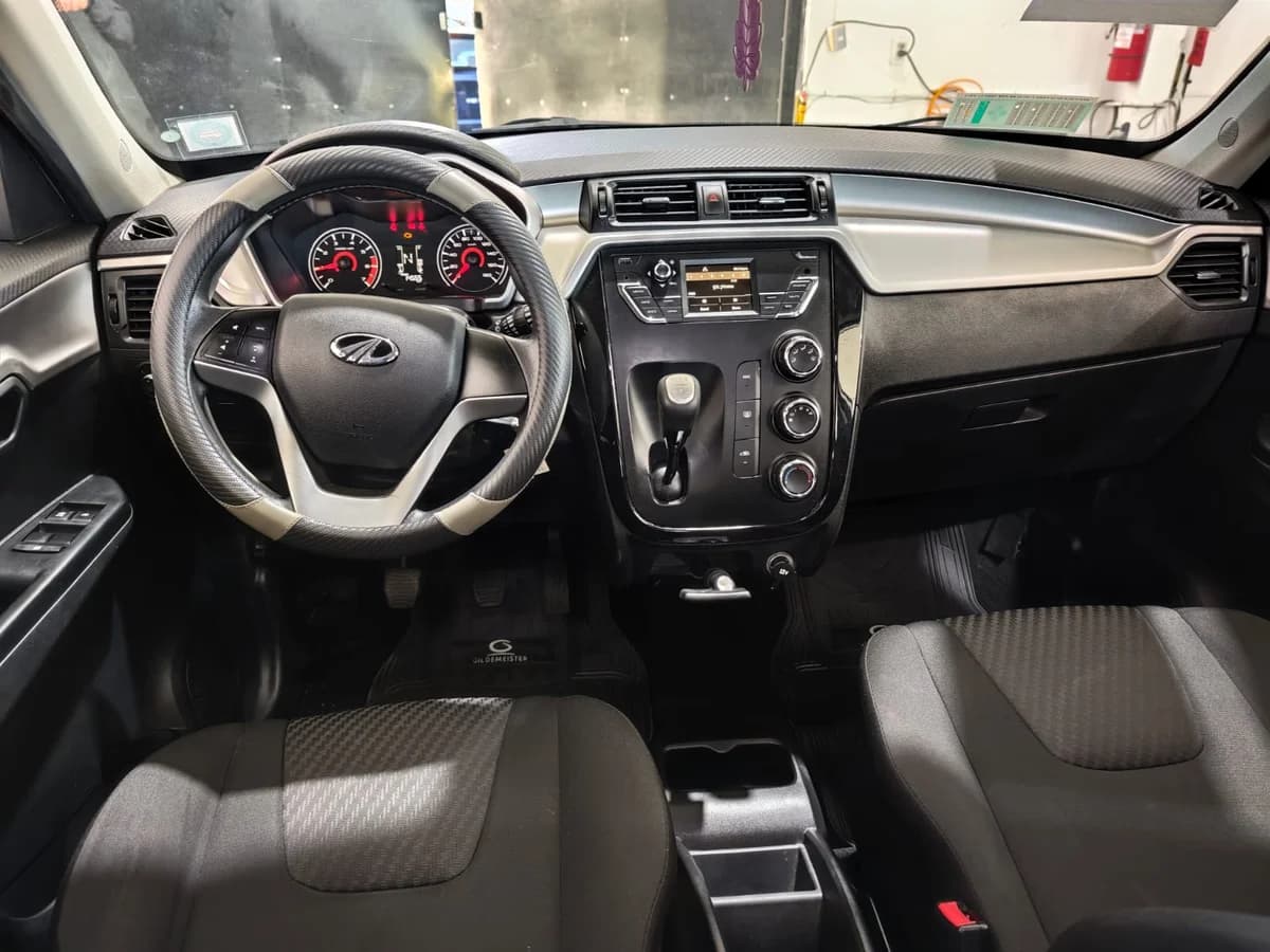 MAHINDRA KUV100 1.2 2021 - Imagen 6