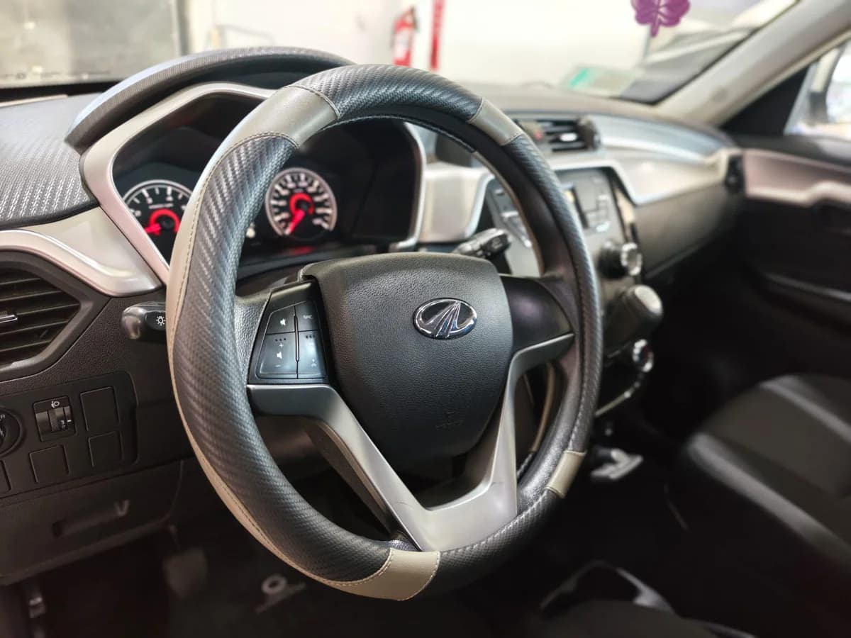 MAHINDRA KUV100 1.2 2021 - Imagen 8