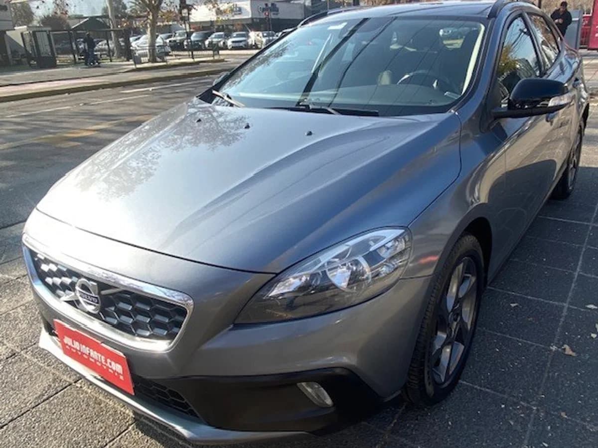 VOLVO V40 T4 2.0 Cross Country 2015 - Imagen 1