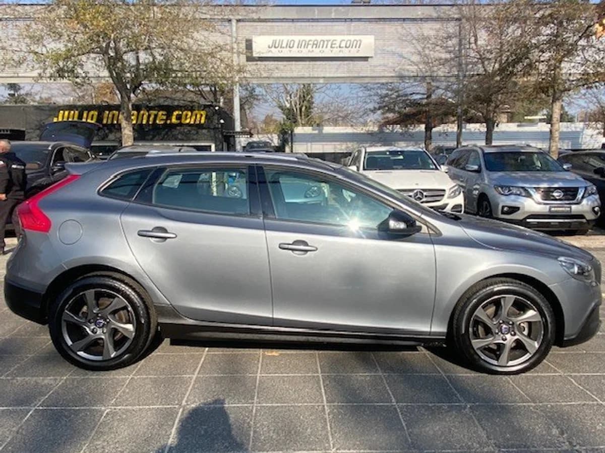 VOLVO V40 T4 2.0 Cross Country 2015 - Imagen 5