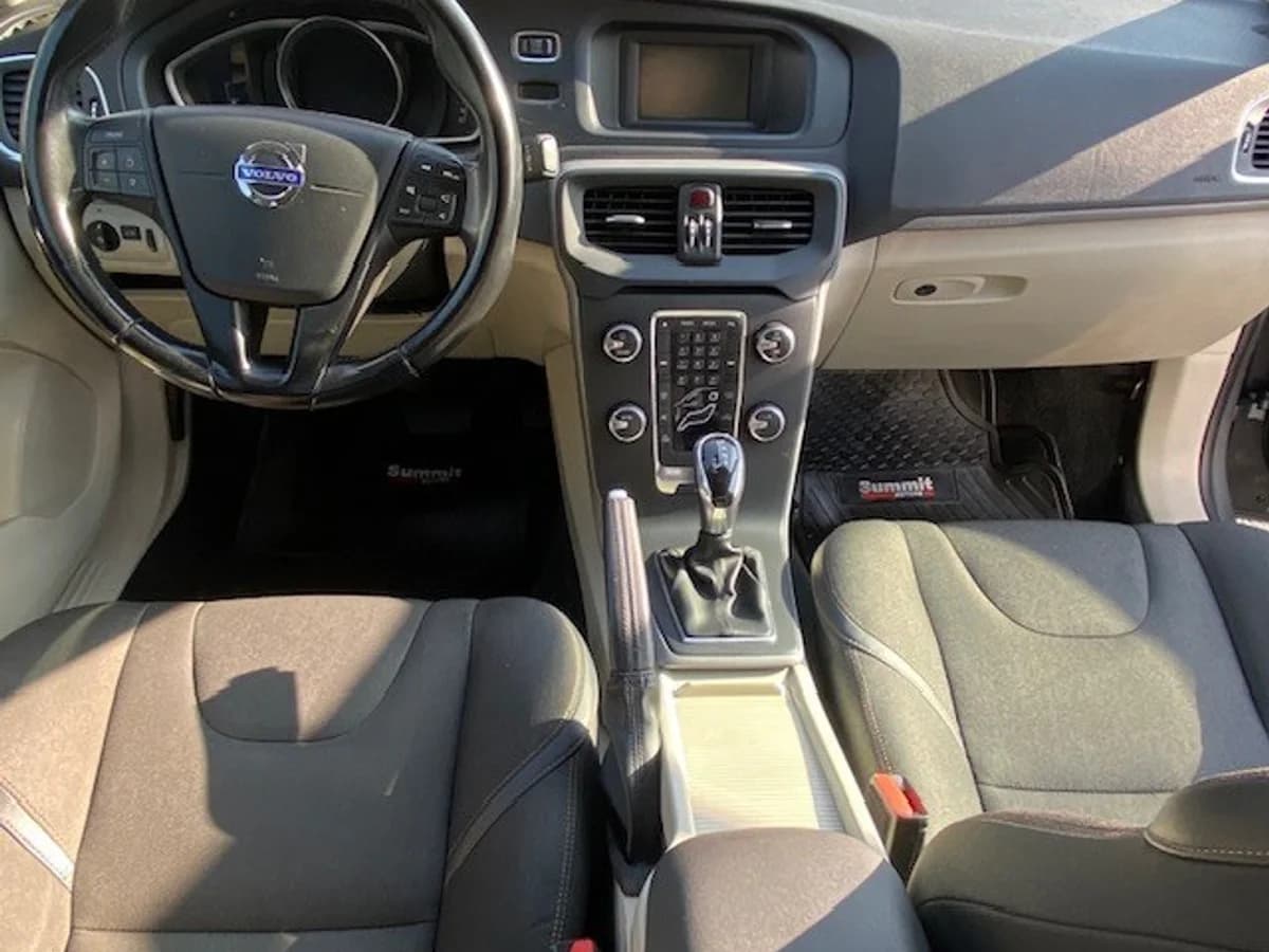 VOLVO V40 T4 2.0 Cross Country 2015 - Imagen 14