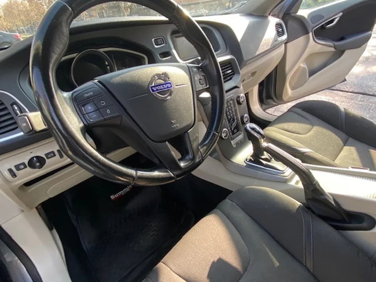 VOLVO V40 T4 2.0 Cross Country 2015 - Imagen 19