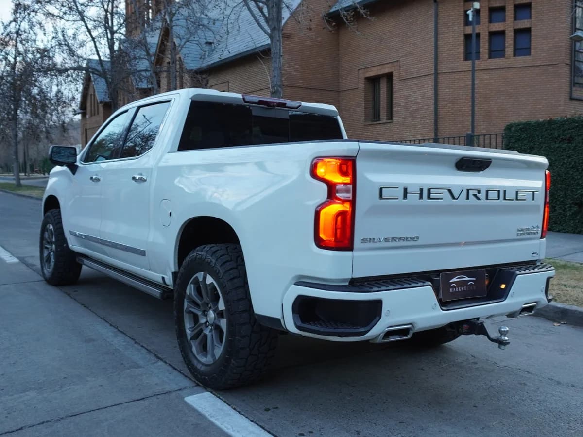 CHEVROLET Silverado Diesel 3.0L 4X4 AT 2023 - Imagen 7