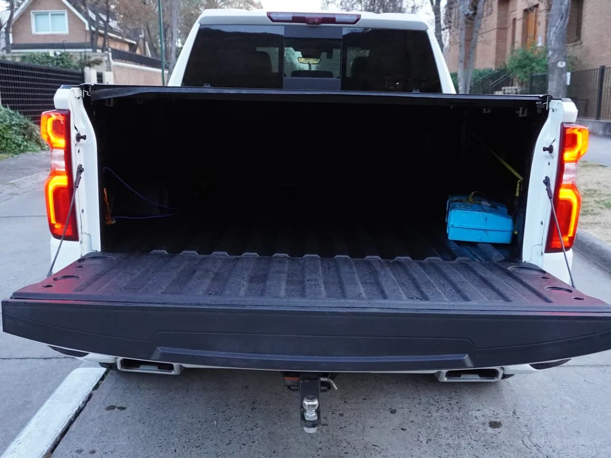CHEVROLET Silverado Diesel 3.0L 4X4 AT 2023 - Imagen 19